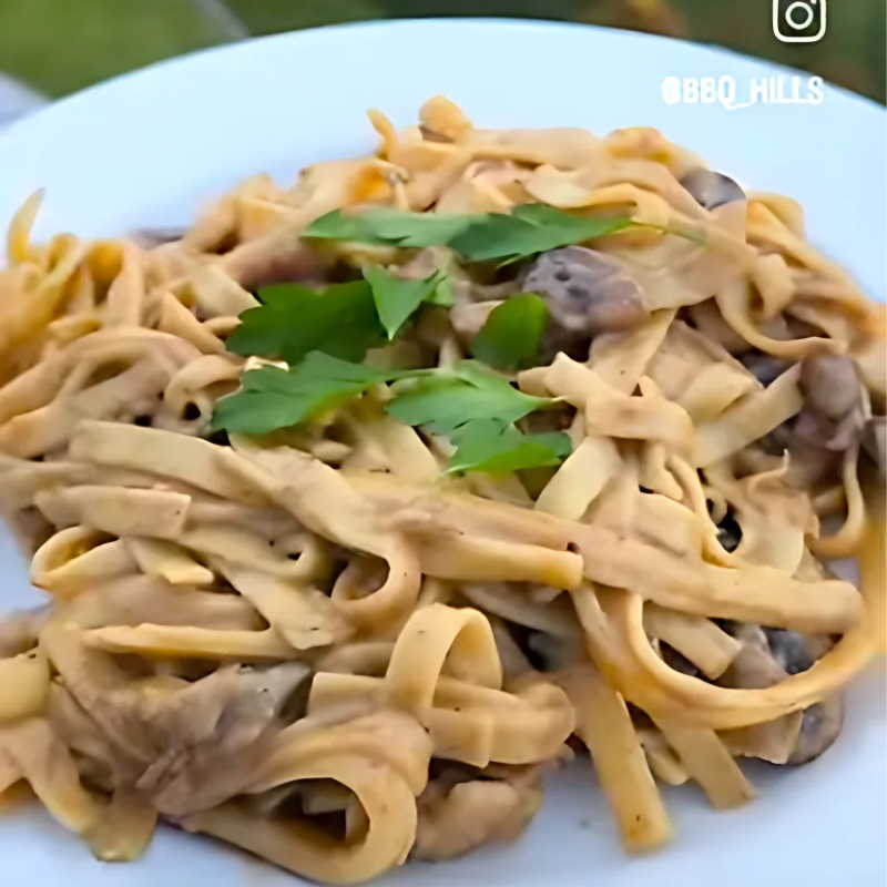 Creamy Black Garlic Carbonara